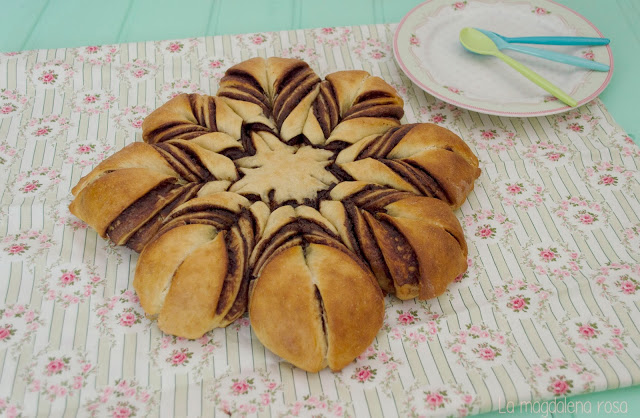 Estrella de brioche rellena de Nutella con tutorial