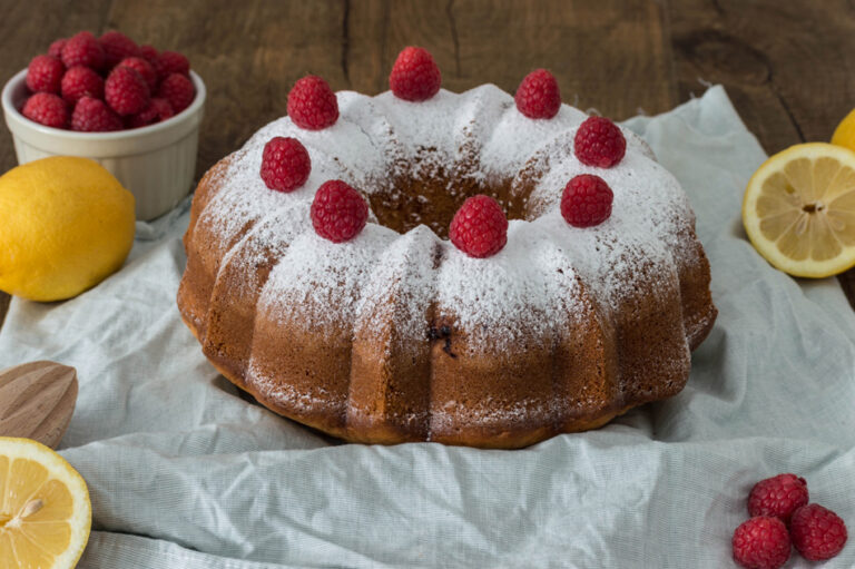 BUNDT CAKE DE LIMÓN Y FRAMBUESAS